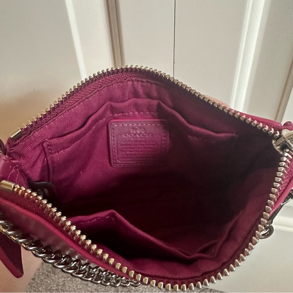 Coach Fuchsia Magenta Soft Leather Wristlet Mini Bag Silver Chain - Picture 4 of 4